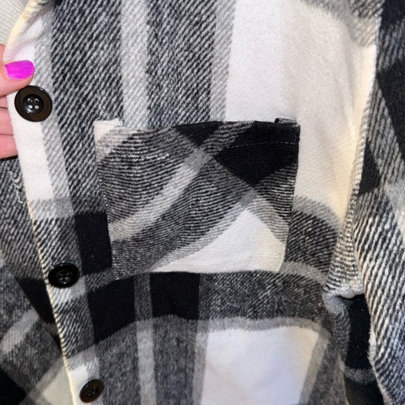 🖤1 Clique Black and Grey Plaid Shacket - Size 1X 🖤 - Picture 4 of 11